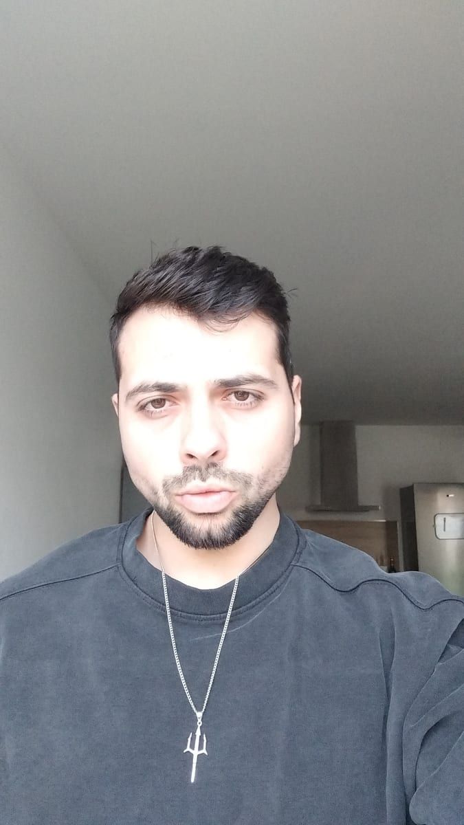 Profil von Corto