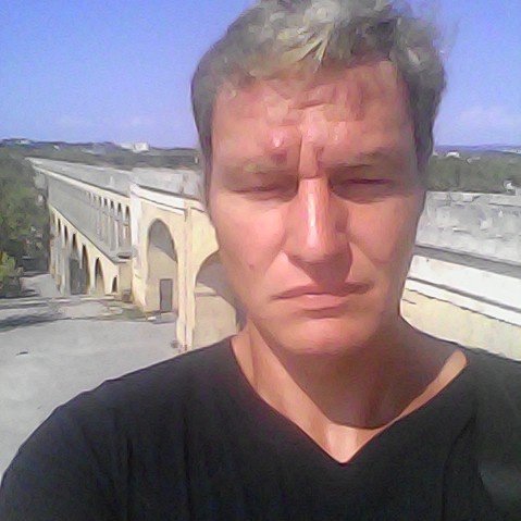 Profil von Chneor